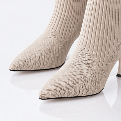 Pointed toe knit detail