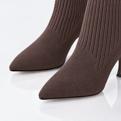 Pointed toe knit detail