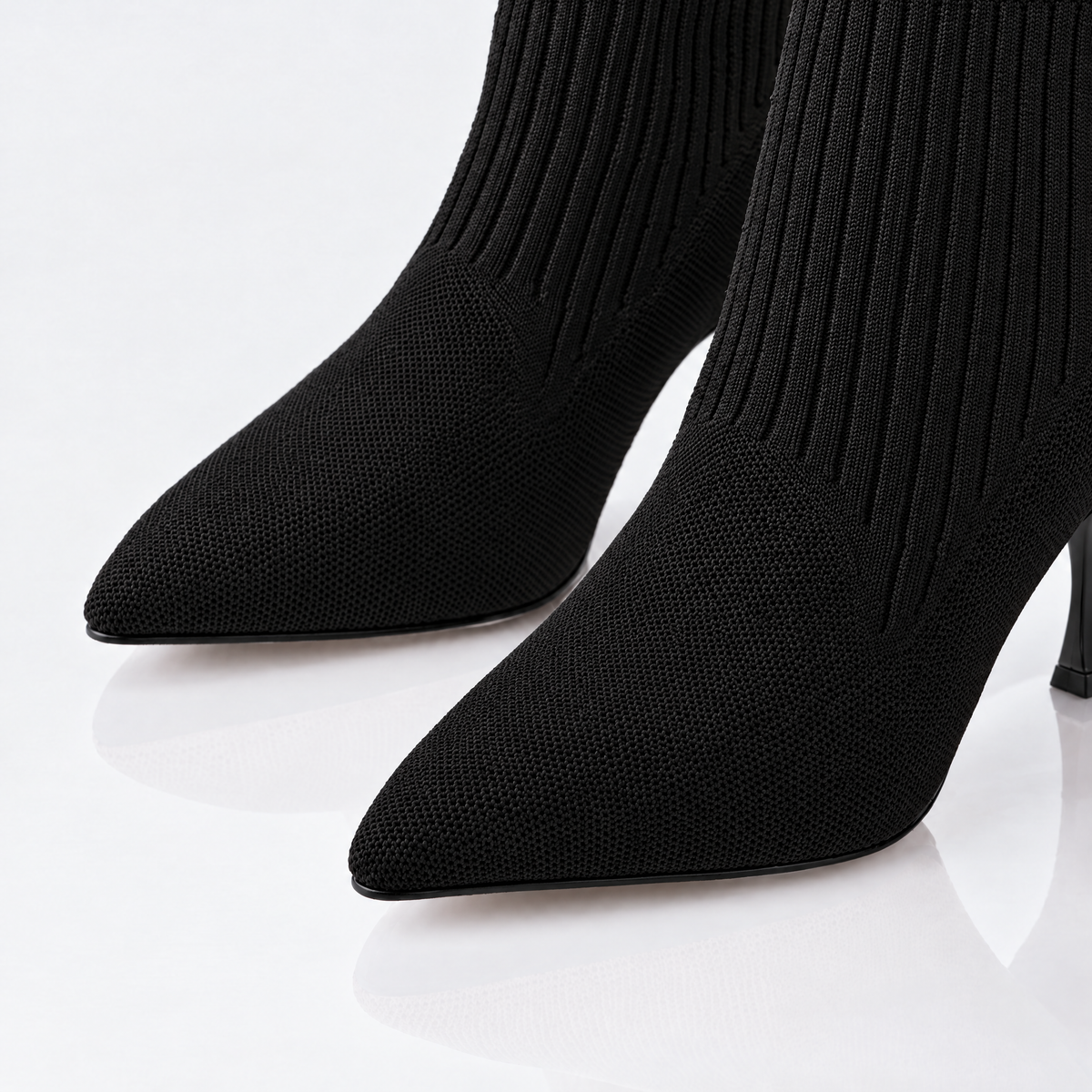 Pointed toe knit detail