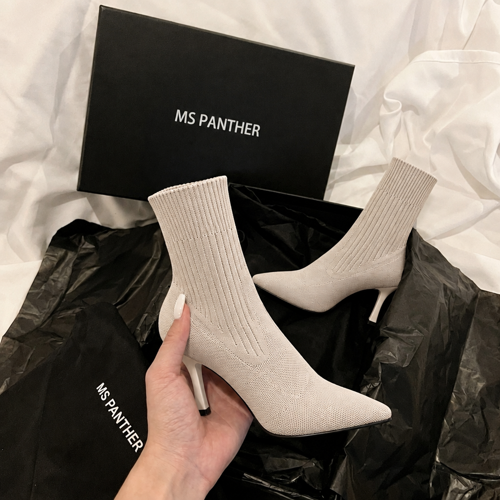 Sock boots lifestyle 2 - unboxing beige boots